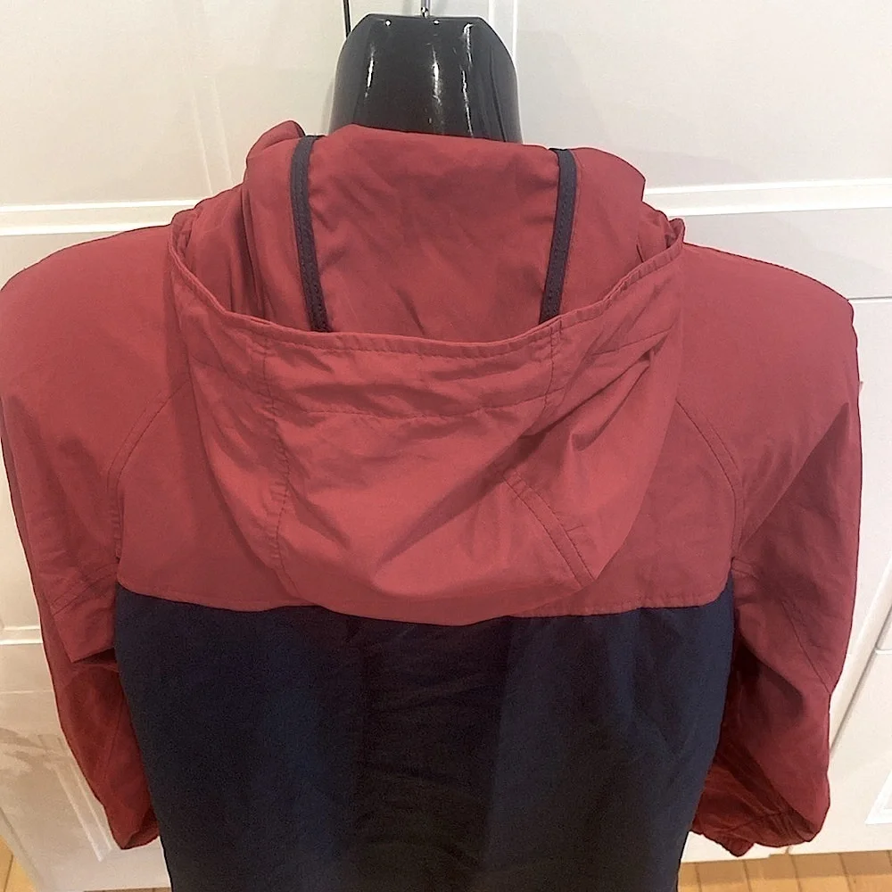 HOLLISTER long sleeve blue & red light weight packable Windbreaker Size Small - Picture 8 of 13